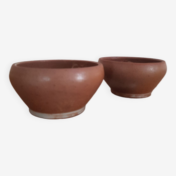 Set of 2 sandstone bowls