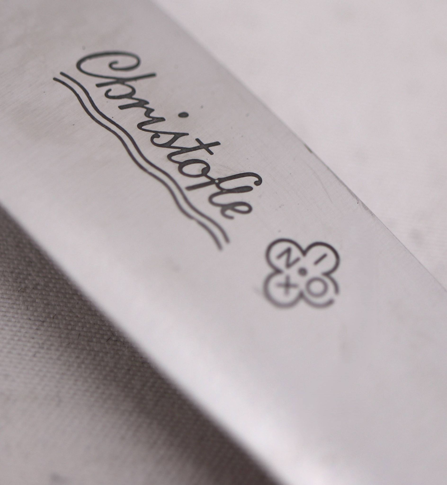 Christofle Rubans, 10 dessert knives, dessert, cheese, silver-plated metal.