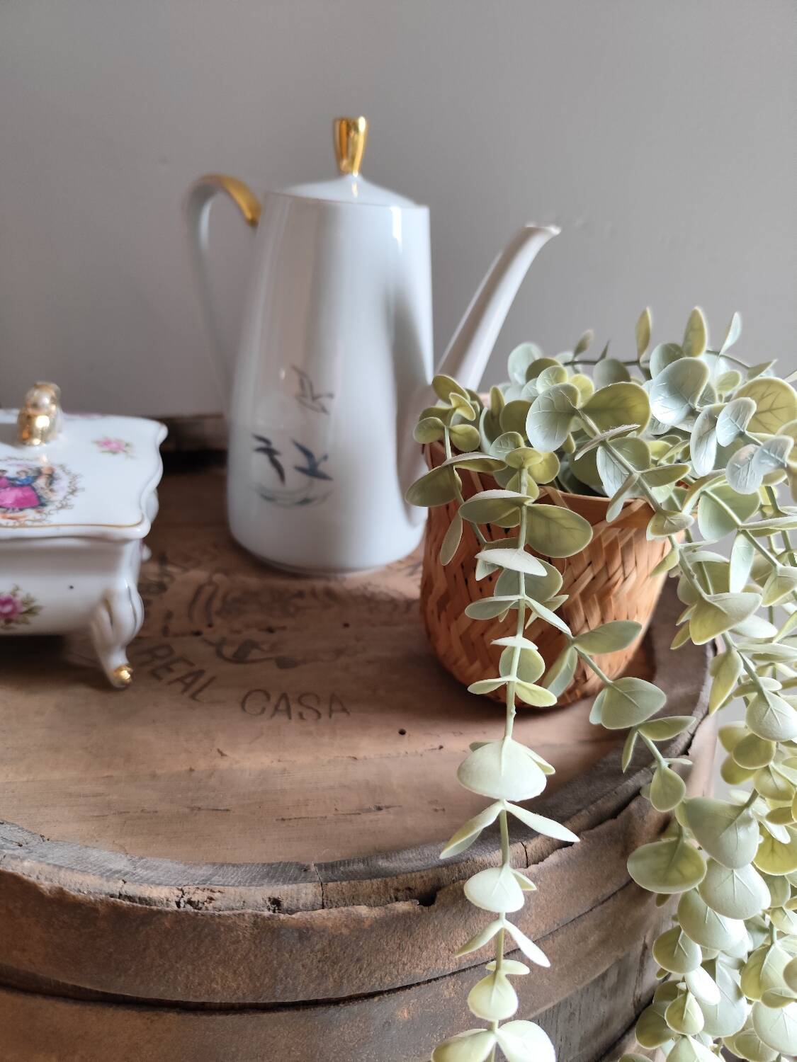Porcelain coffee pot