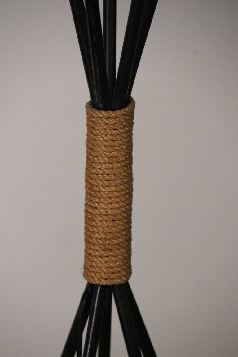 Lampadaire en métal et opaline, 1960