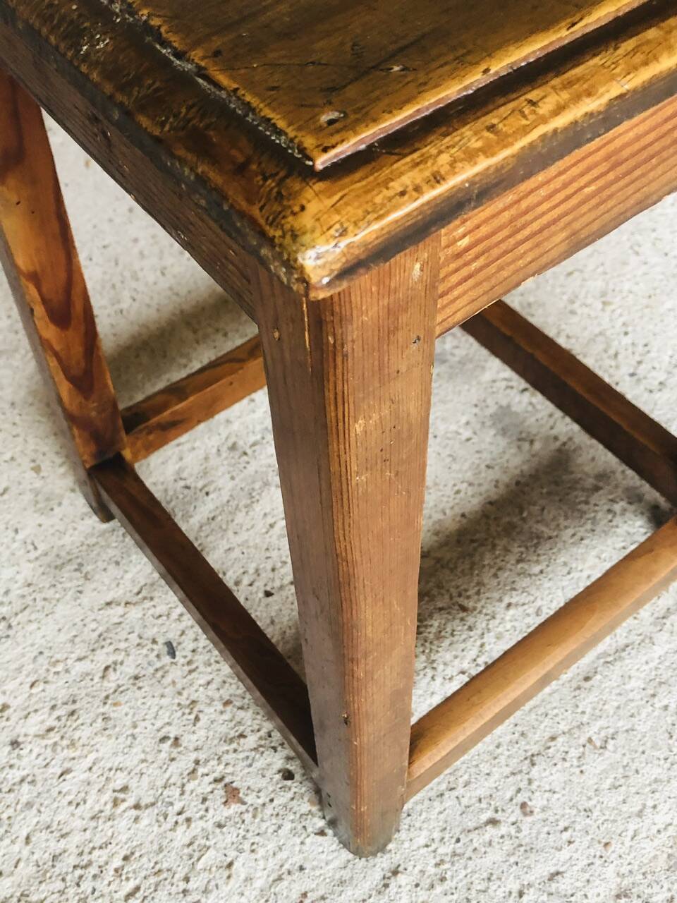 Tabouret vintage de ferme en châtaignier Circa 50