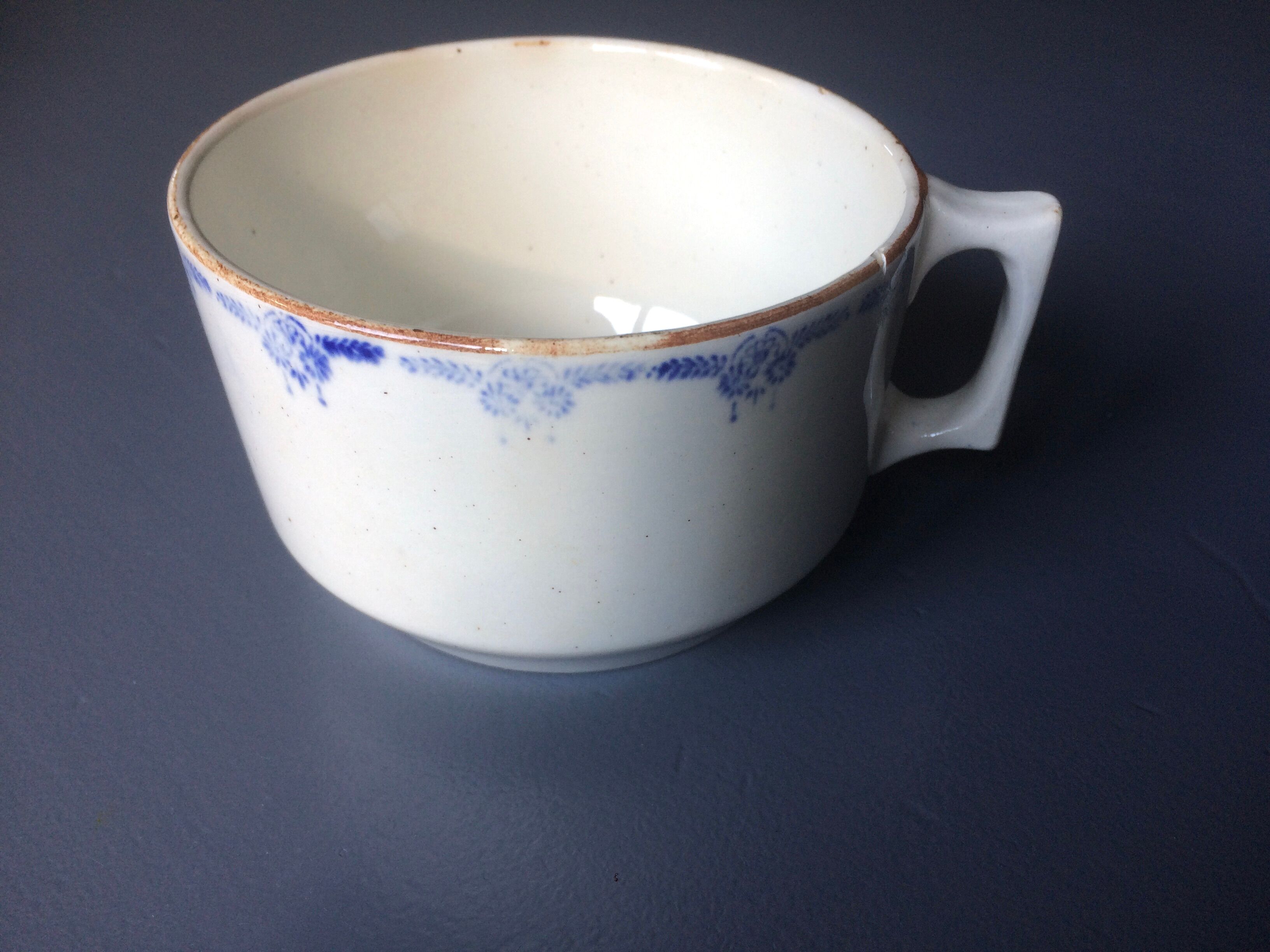 6 old bowls with old ceramic bowls