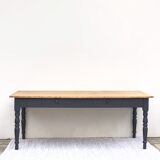 Farm table