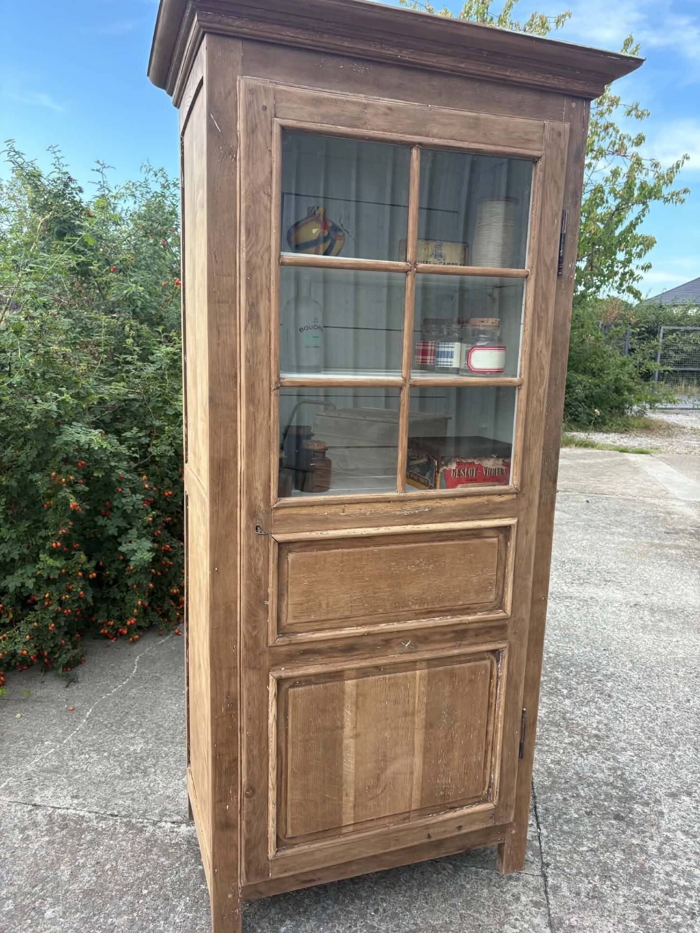 Armoire / vitrine  ancienne en bois massif