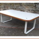 Bench designed by Bruce Hannah and Andrew Morrison, published by Knoll