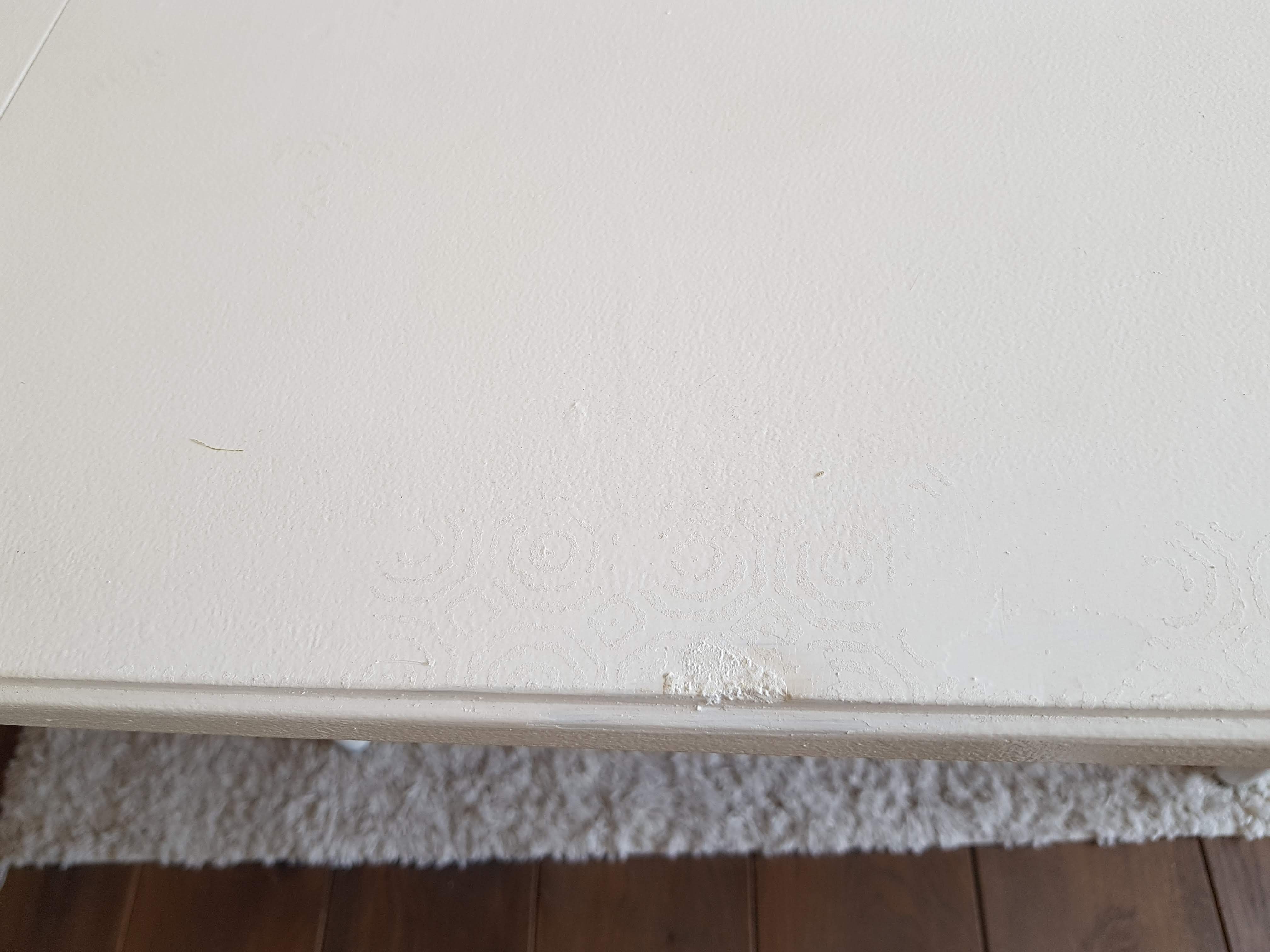 Scandinavian extendable table with butterfly extensions