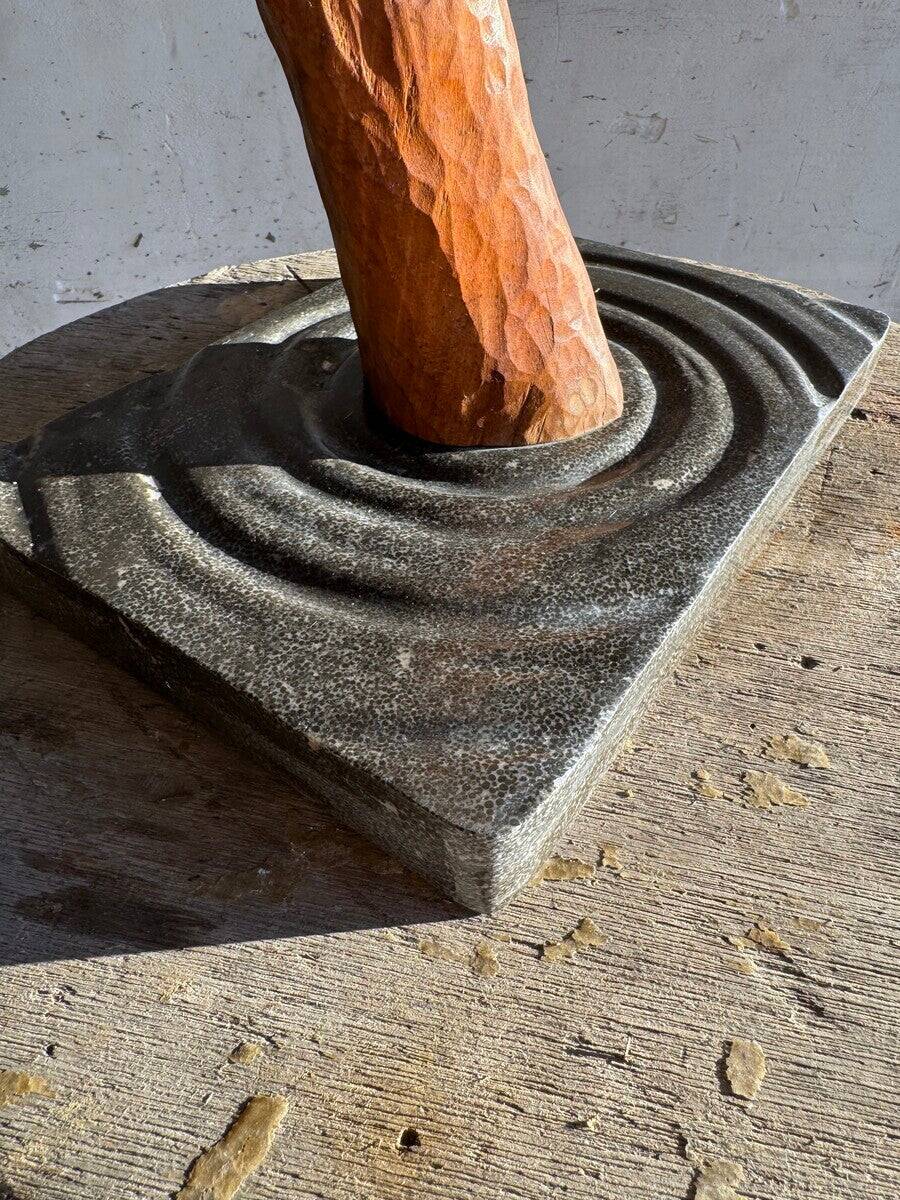 Walter De Buck "Het Hand" — Red-brown Wood Hand Sculpture on Dark Grey Concrete Base (1980)