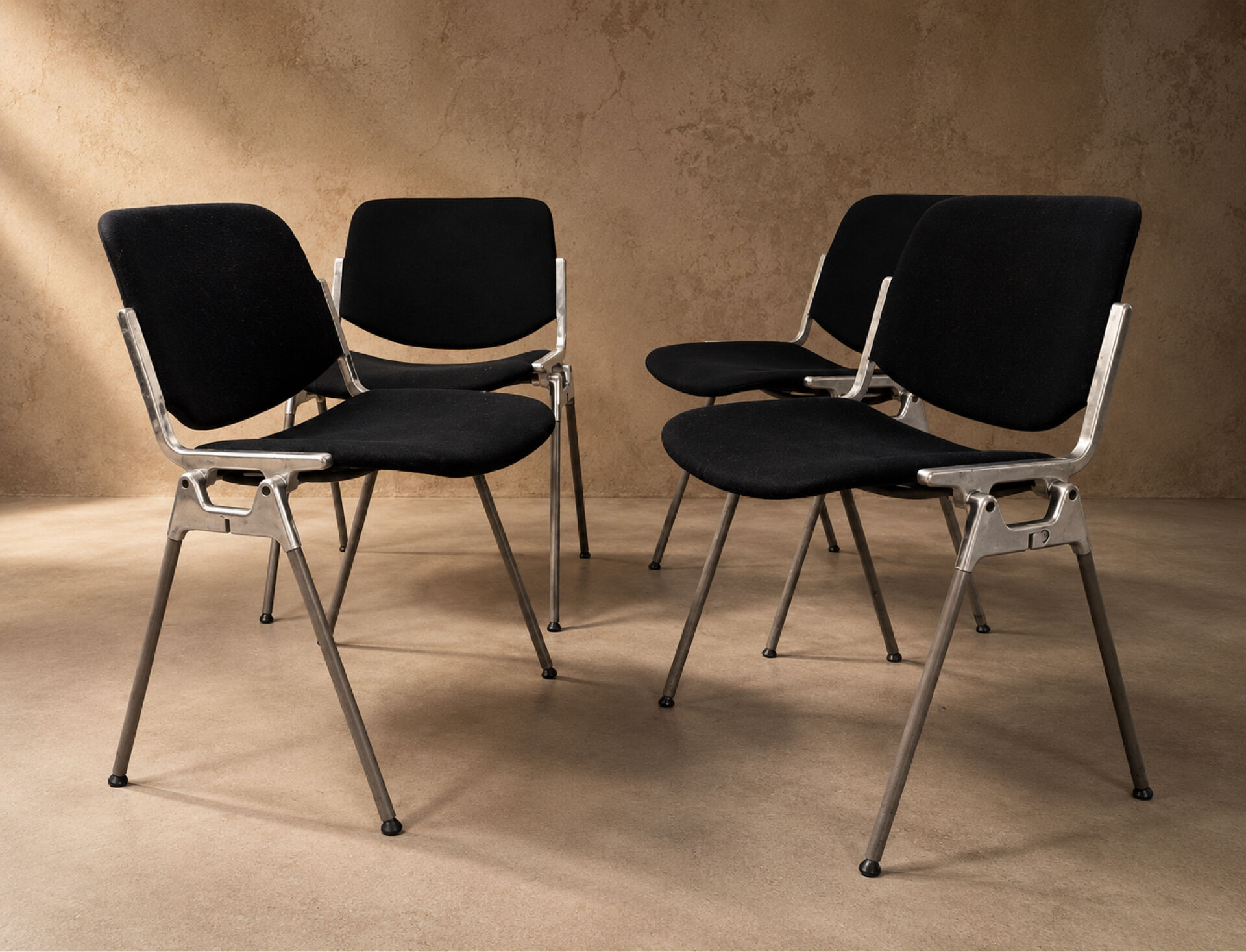 Set of 4 Castelli DSC 106 chairs by G. Piretti.