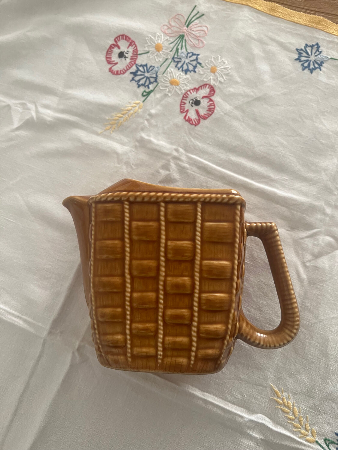 Pichet vintage marron