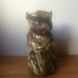 Squirrel slip pitcher