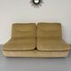 Ancien canapé 2 places convertible en velour design des années 70 vintage
