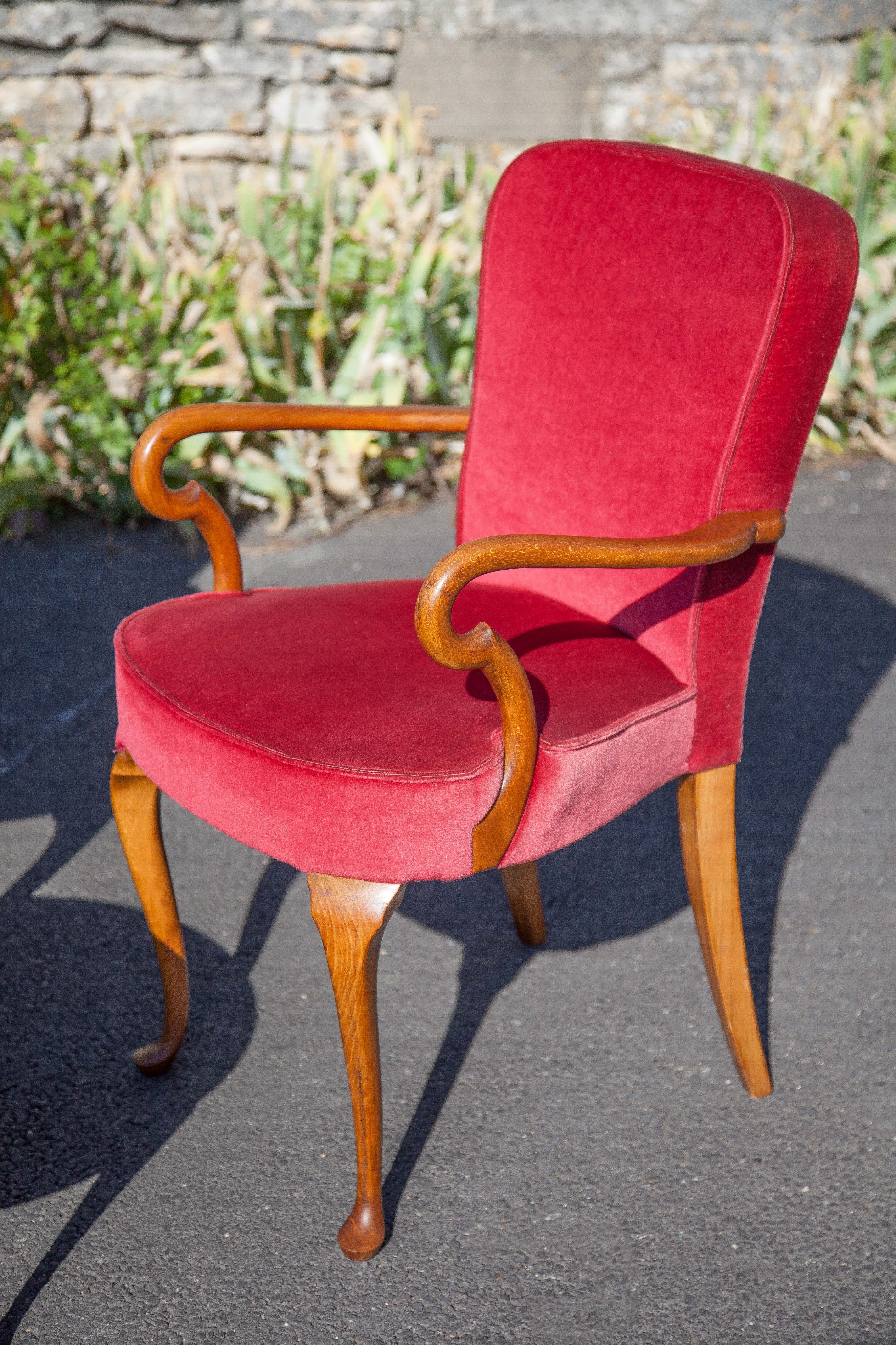 English lounge 4 armchairs and a coffee table Queen Anne armchairs blue and red fabric