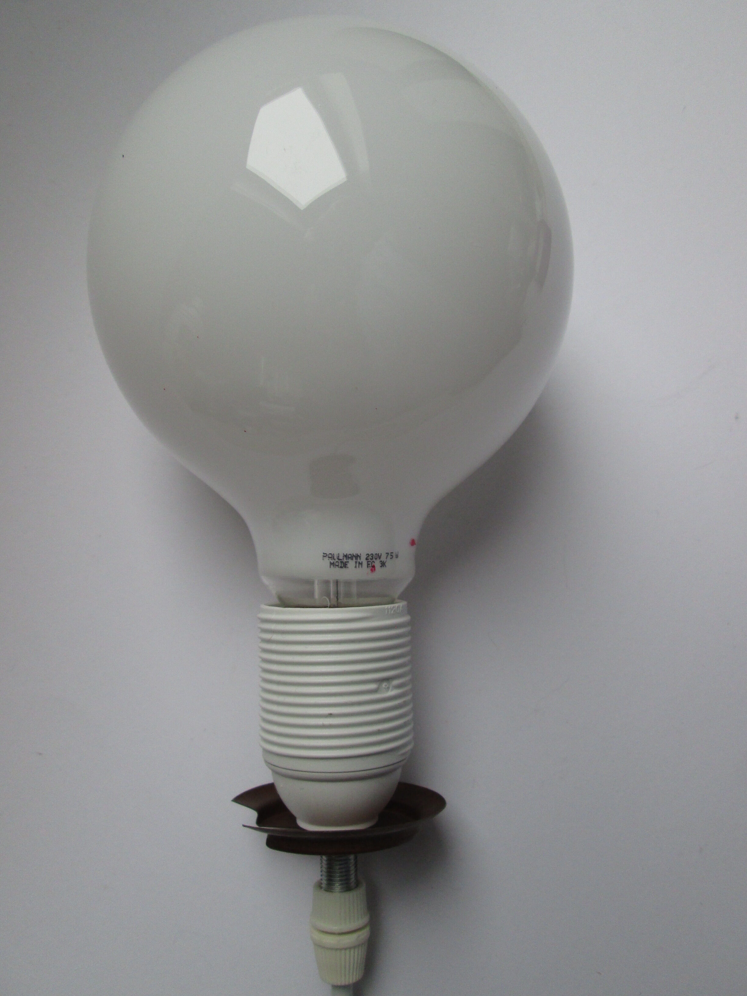 Atomic yellow spun fiberglass hanging lamp, early 1960