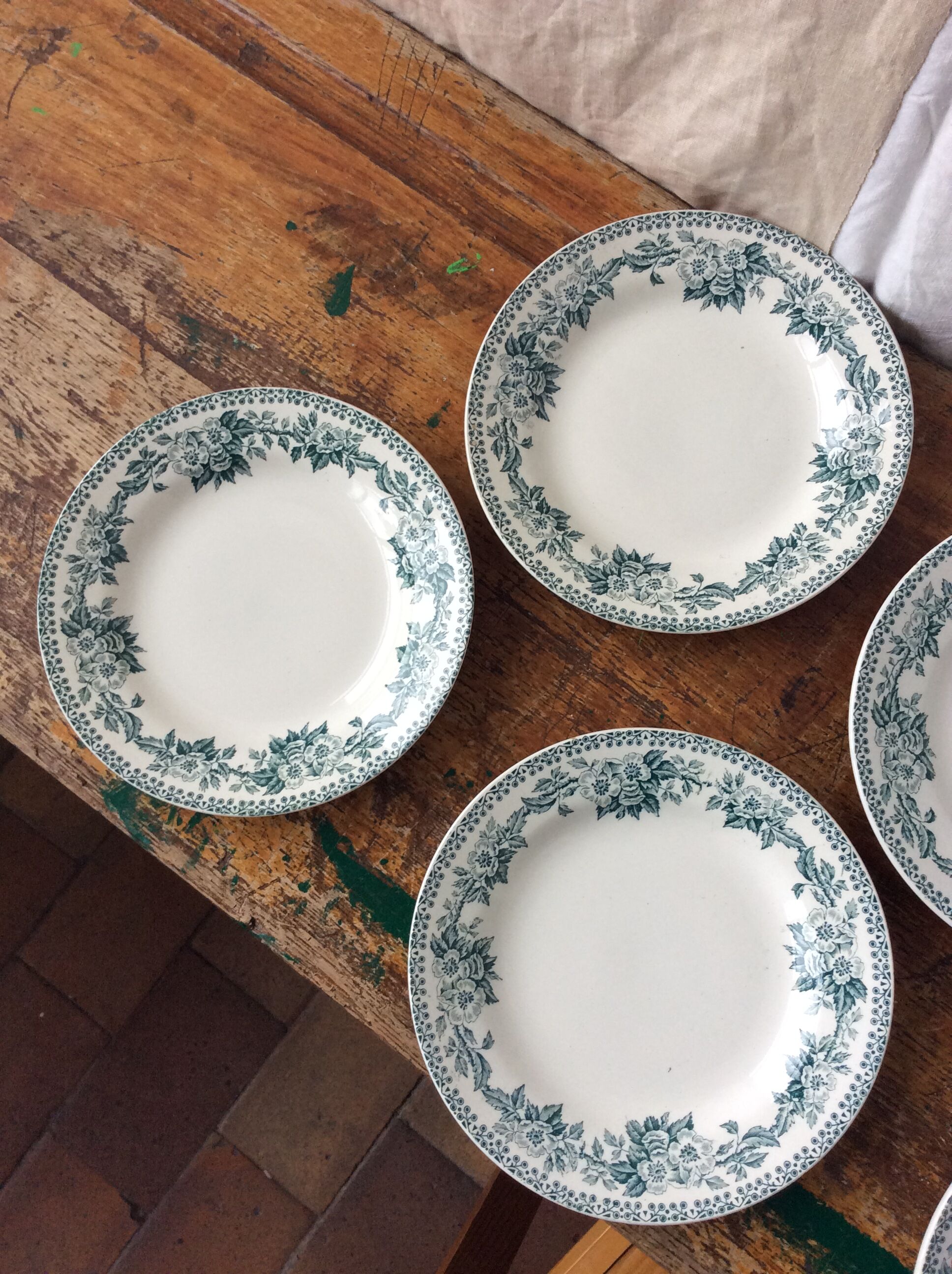 6 assiettes Terre de fer modèle Guadeloupe