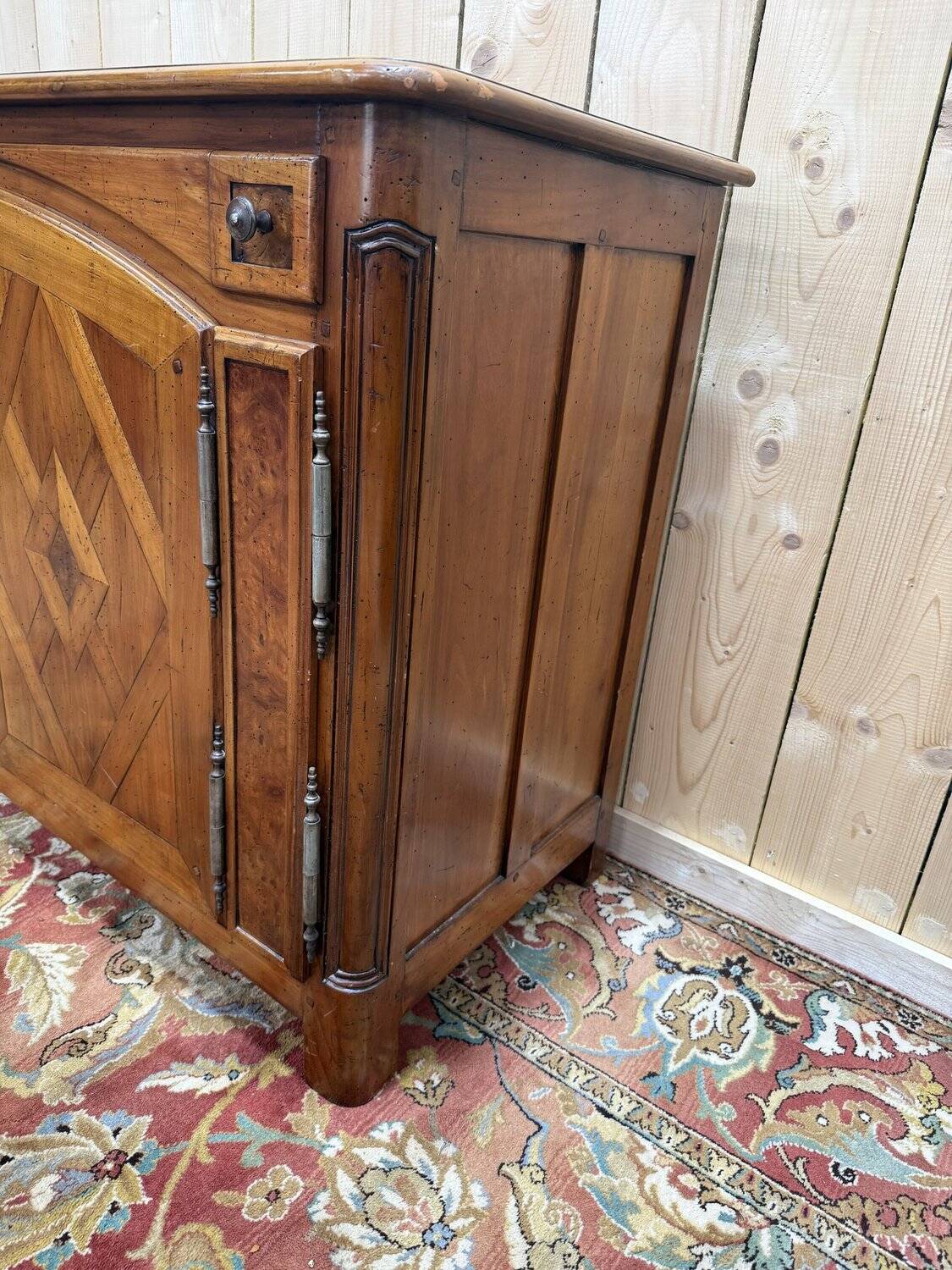 Hunting-style buffet in cherry wood