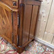 Buffet de style chasse en merisier