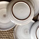 10 enamelled terracotta plates, 22 cm