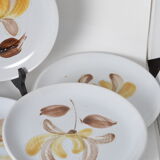 Flat plates in varnished stoneware iris pattern