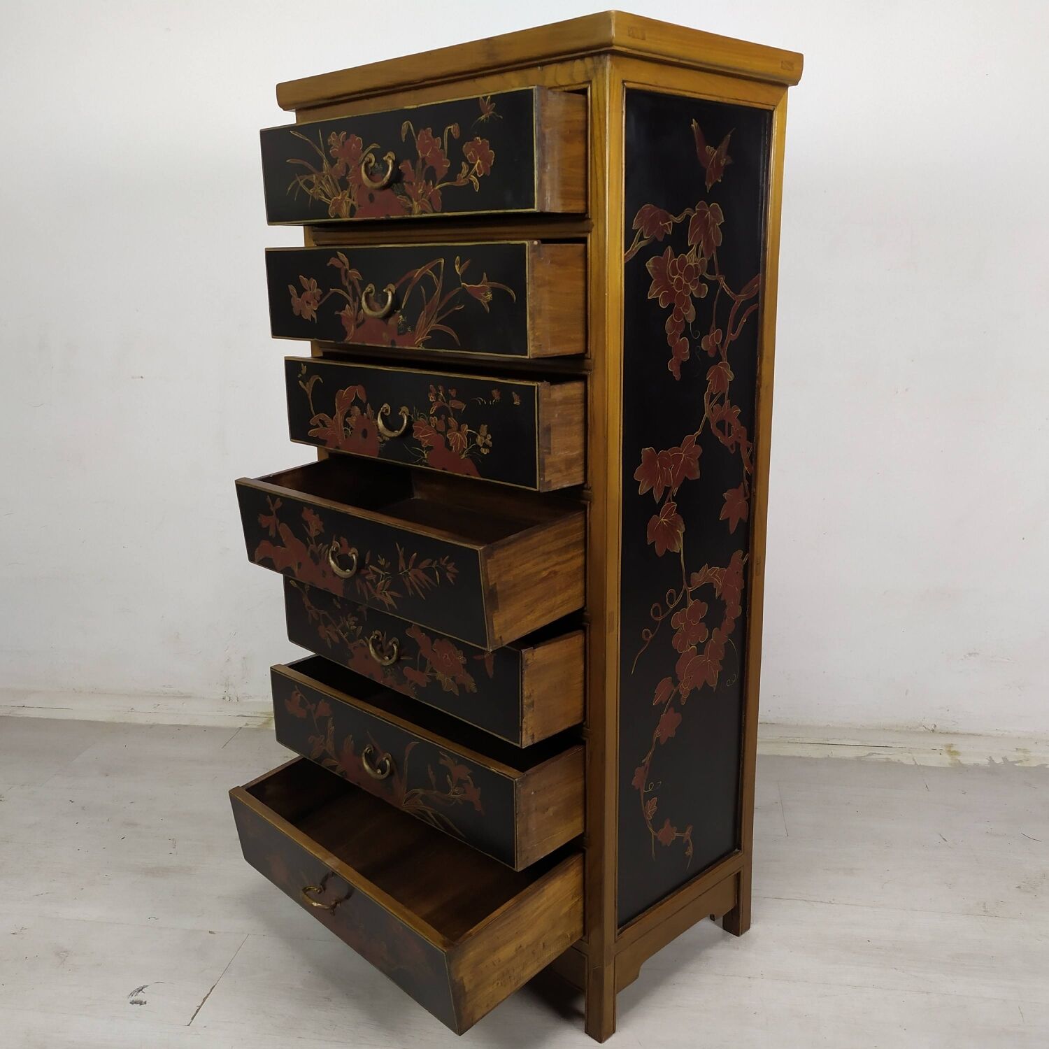 Japanese lacquer chiffonier