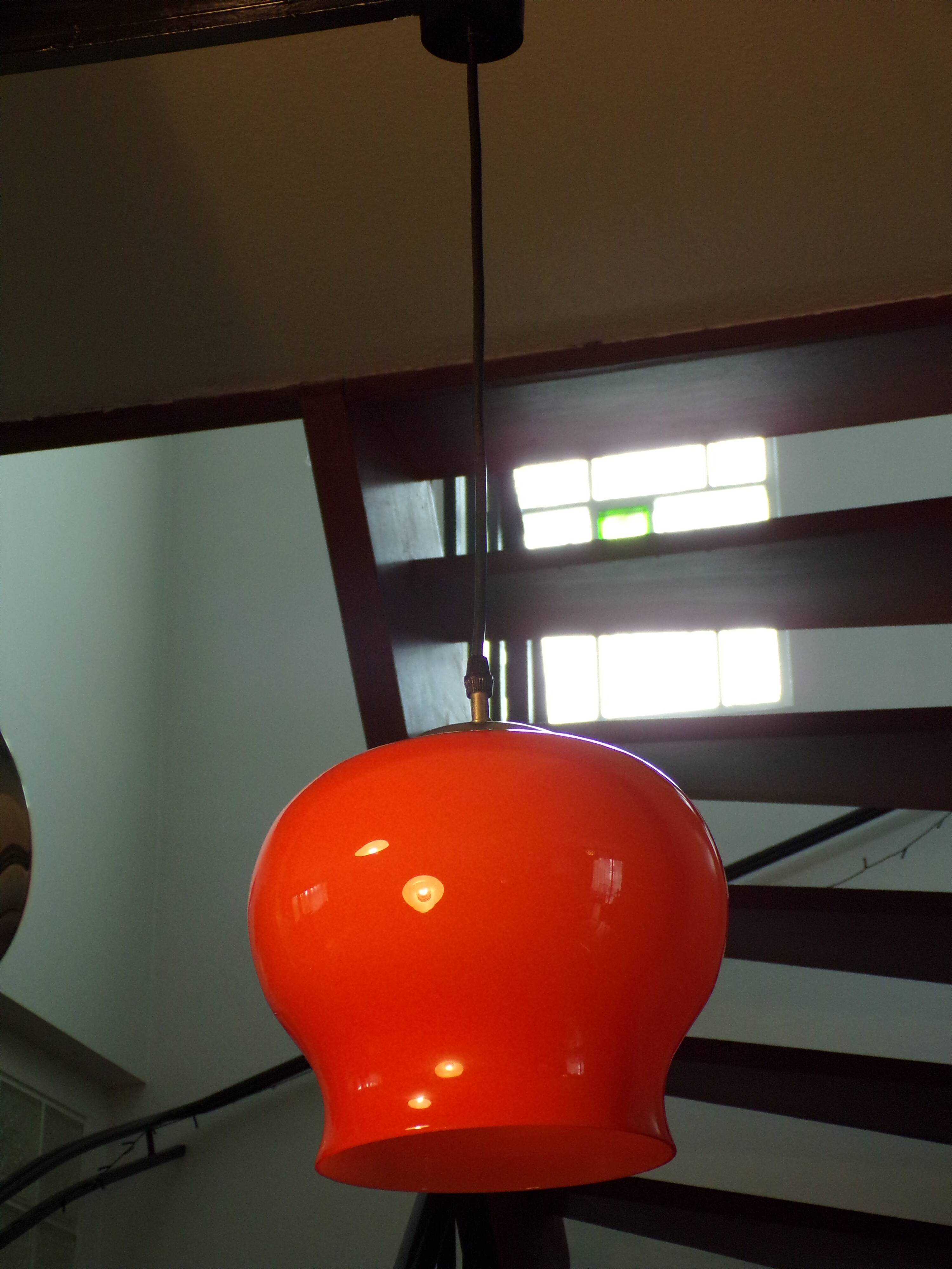 Suspension 1970 opaline orange et laiton