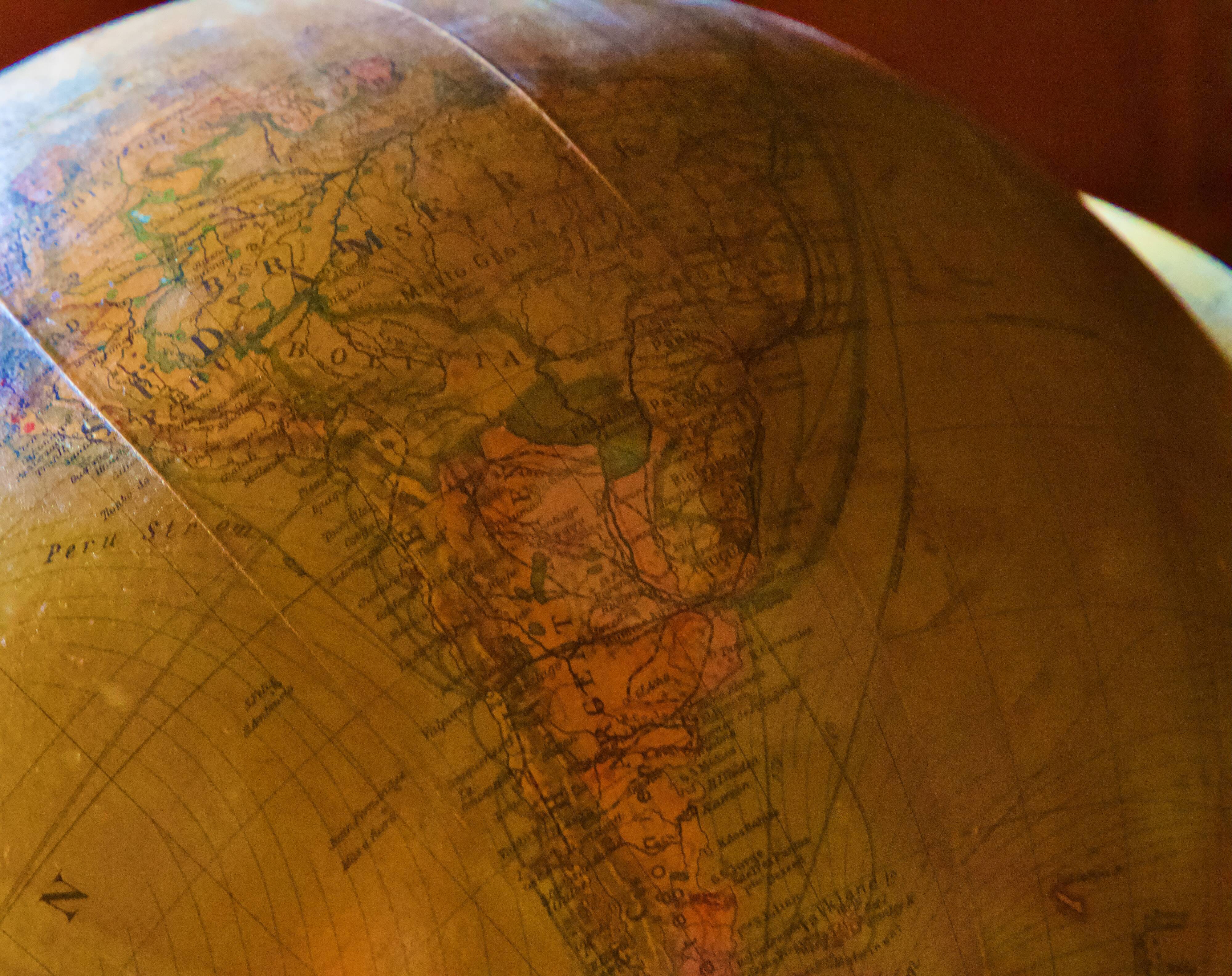 Columbus globe. Edited by Oberrealsch uldirektor Dr. R. Neuse.
