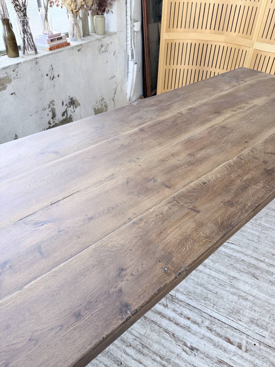 XL farmhouse table in solid oak, brutalist style, 20th century.