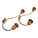 Paire de patères anciennes en bois et métal