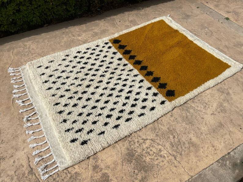 Tapis beni ouraine tissè main traditionnelle taille 200 x 300 cm