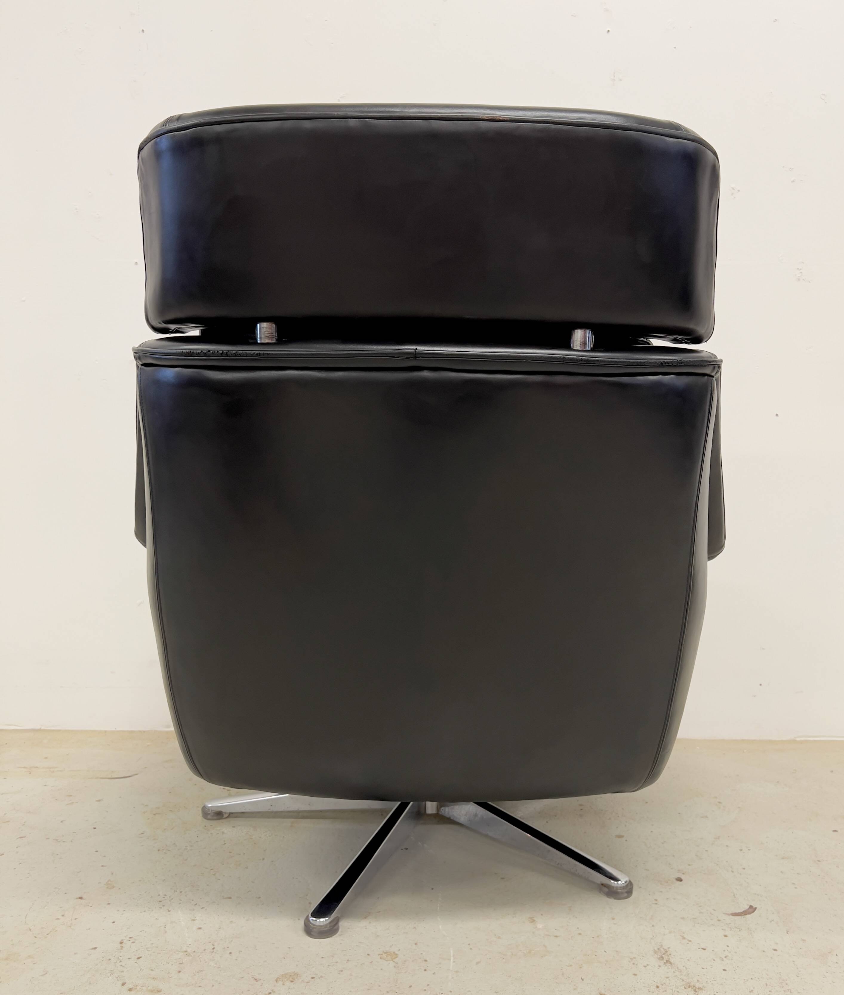 Danish Swivel Armchair Model 802 by Werner Langenfeld for Esa, 1970s