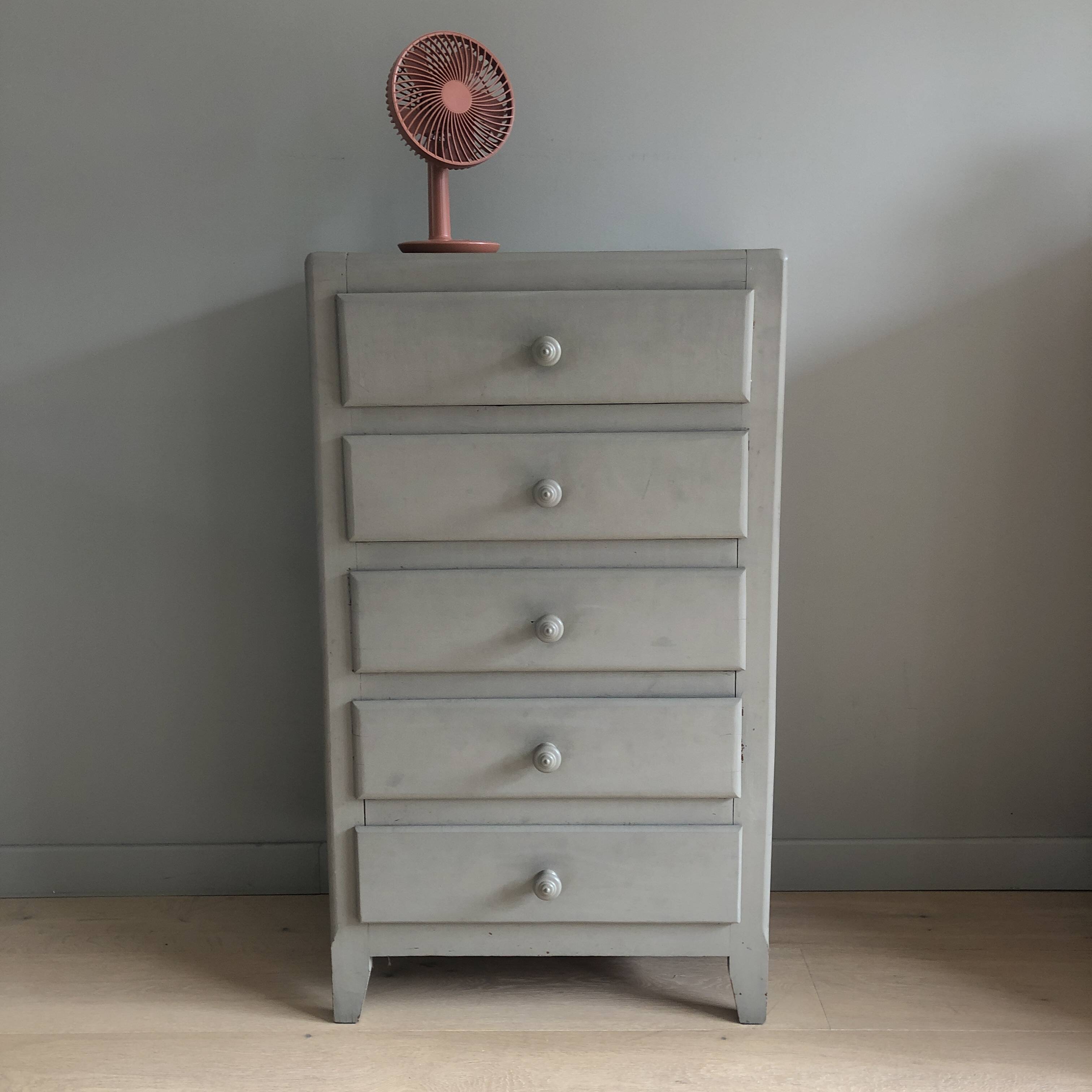 Vintage chest of drawers in painted wood