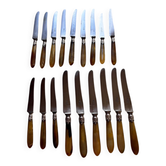 18 Wiskemann table knives in horn