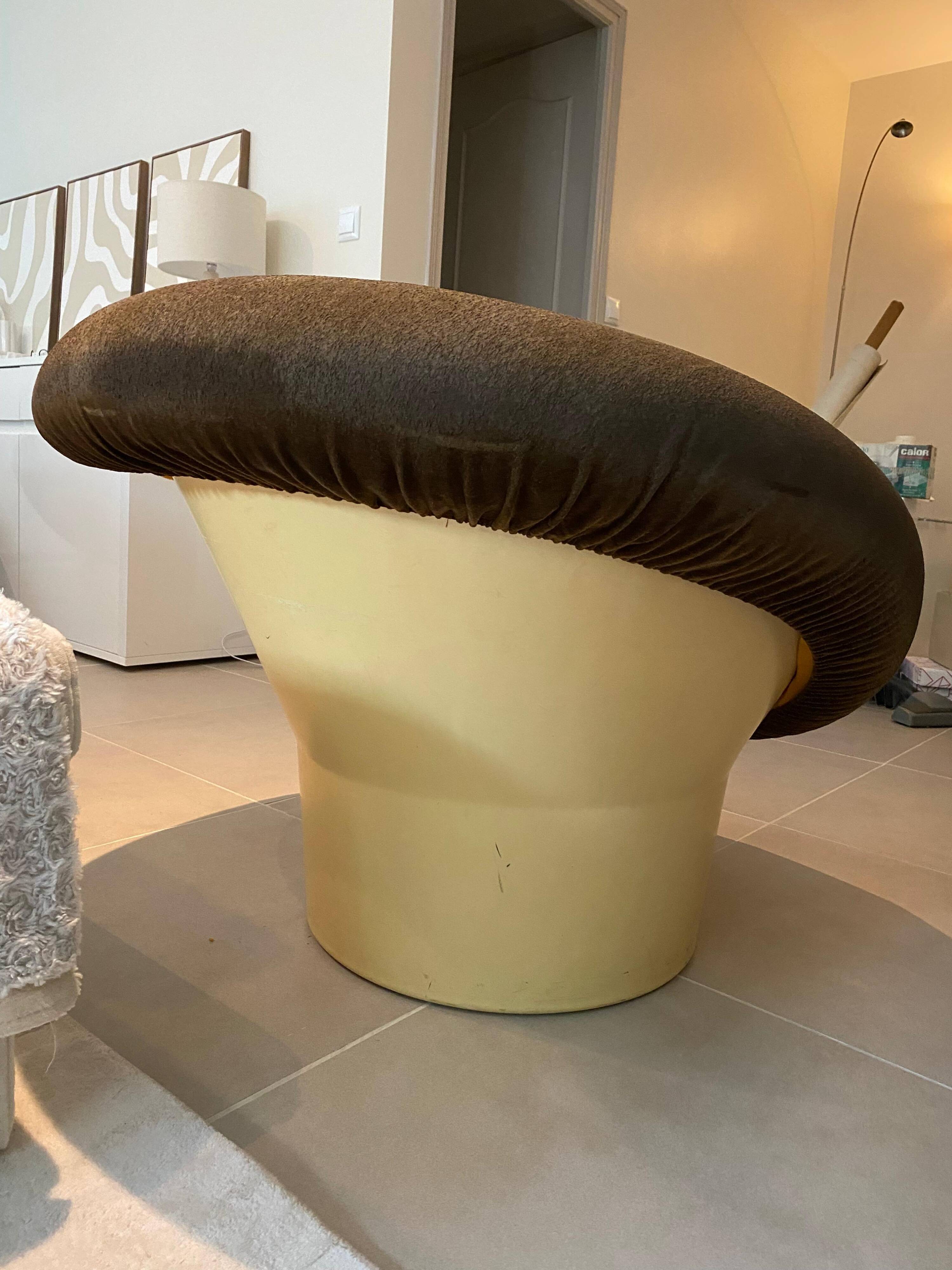 Set of 3 "Mushroom" Armchairs Space Age 1970