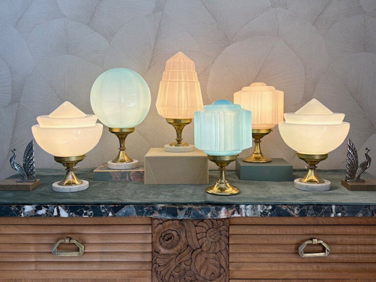 Lampe art déco 1930 avec globe en opaline bleu
