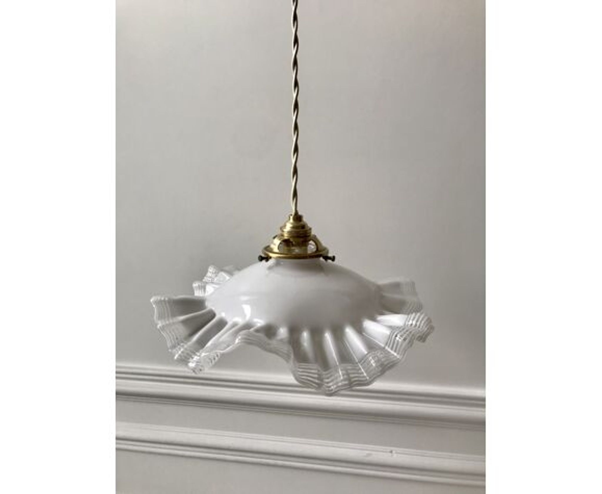 Opaline suspension in pleated glass 40s-50s