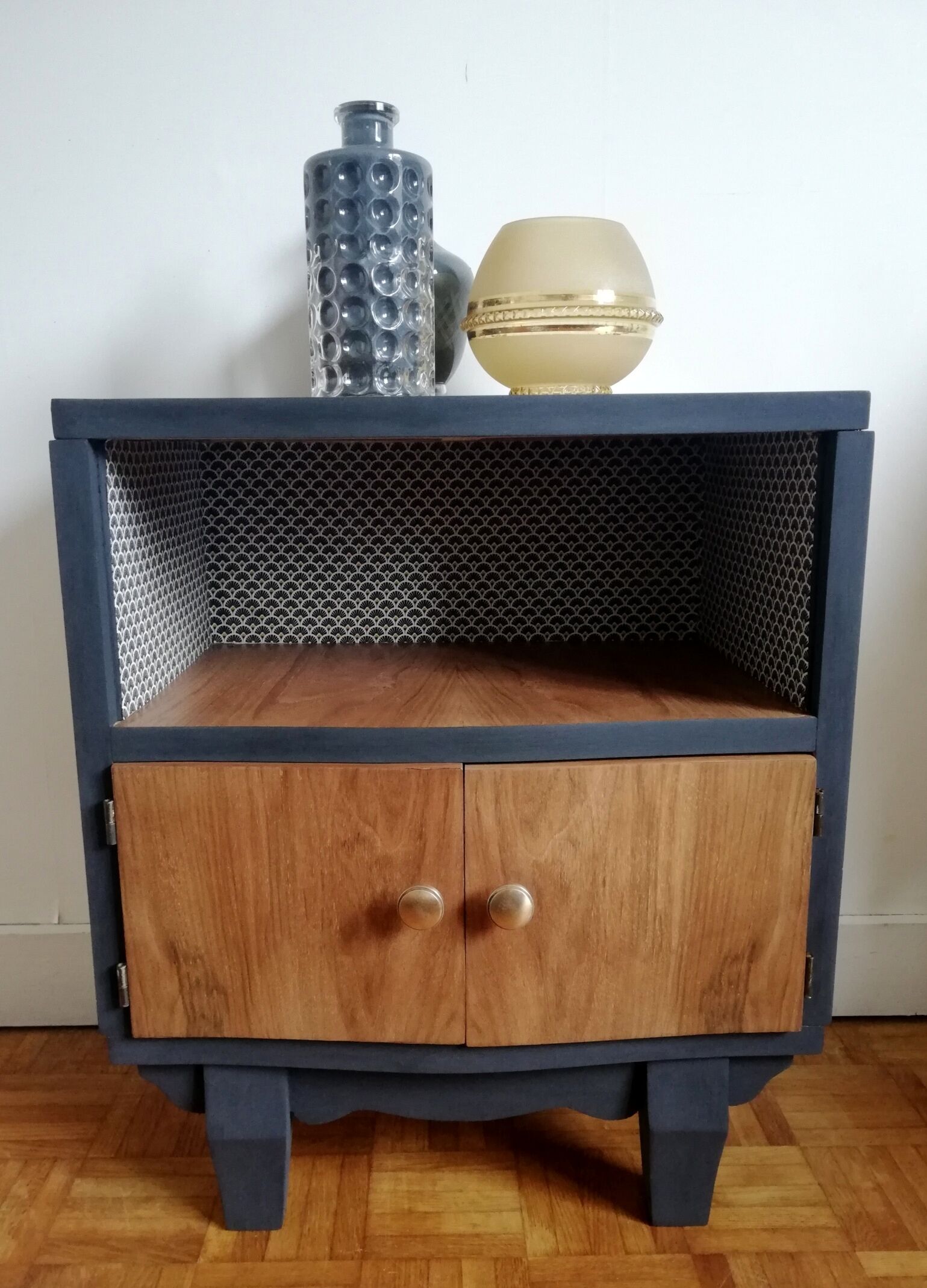 Art deco bedside
