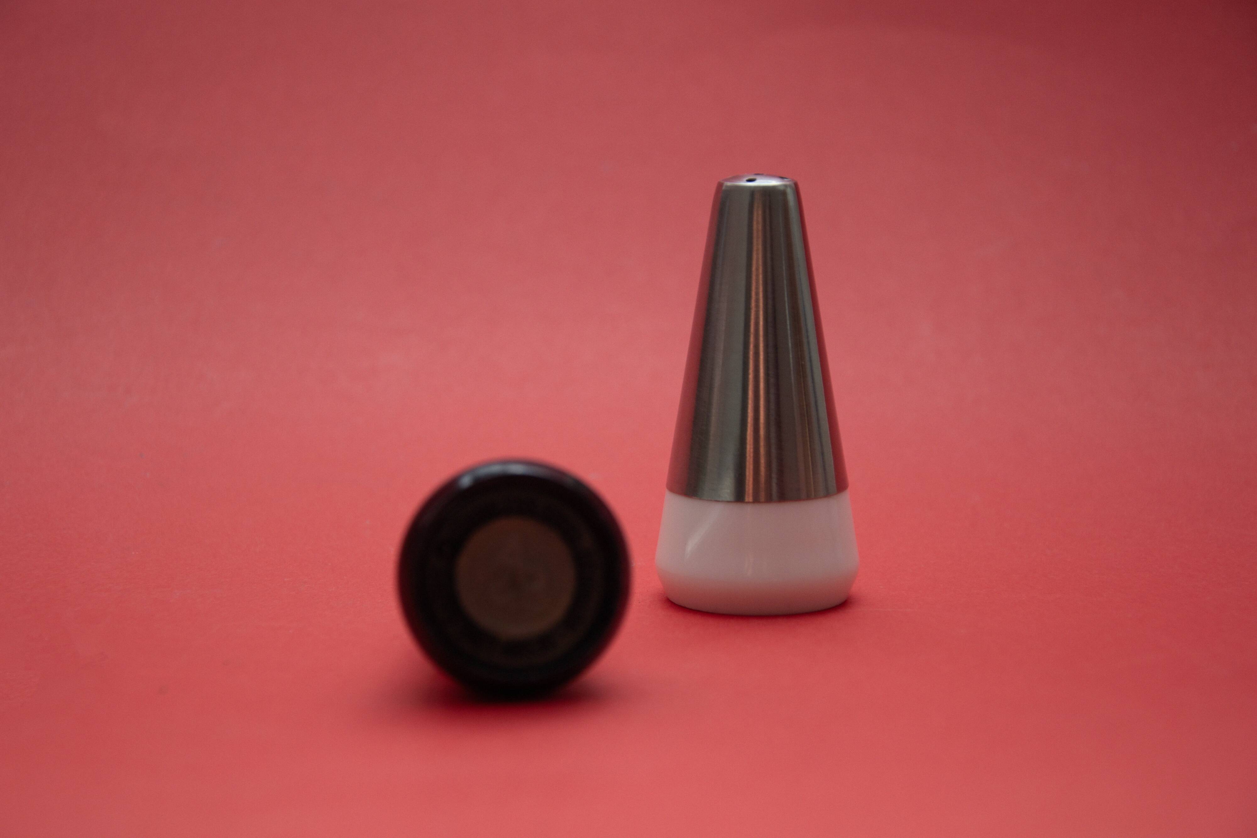 Atomic salt and pepper shakers by Lone Sachs for Lundtofte, 1960s.