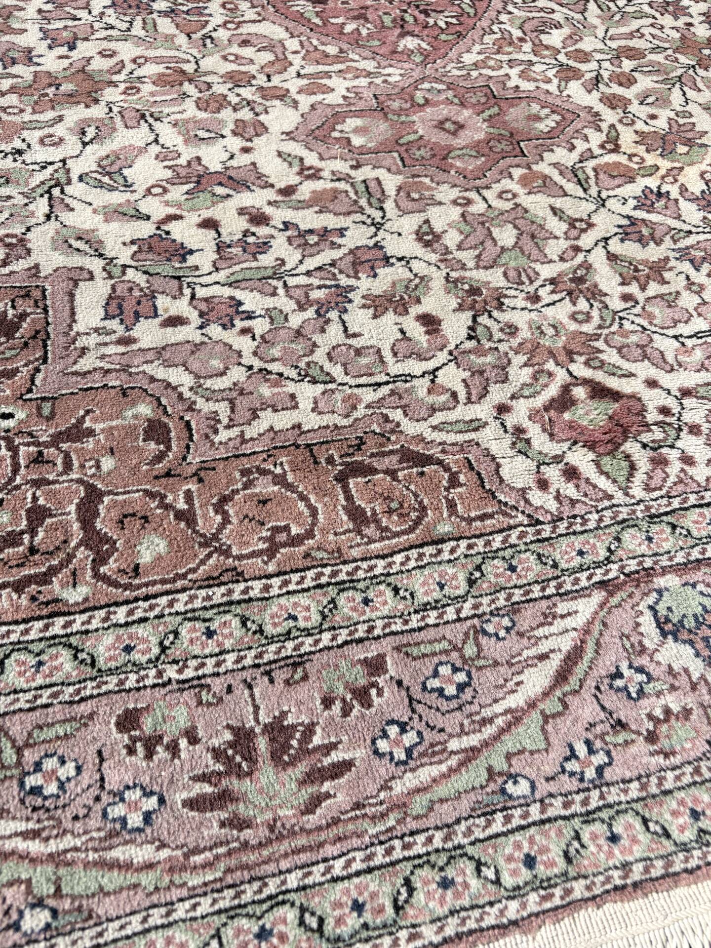 Handmade Turkish Oriental rug in wool