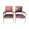 Paire de fauteuils de style Louis XVI gris à tapisserie inversée.