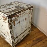 Cooler, patinated vintage Parisian sideboard