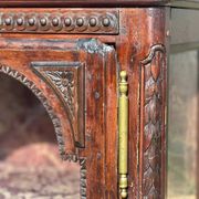 Small display cabinet to place in carved solid oak, 19th century.