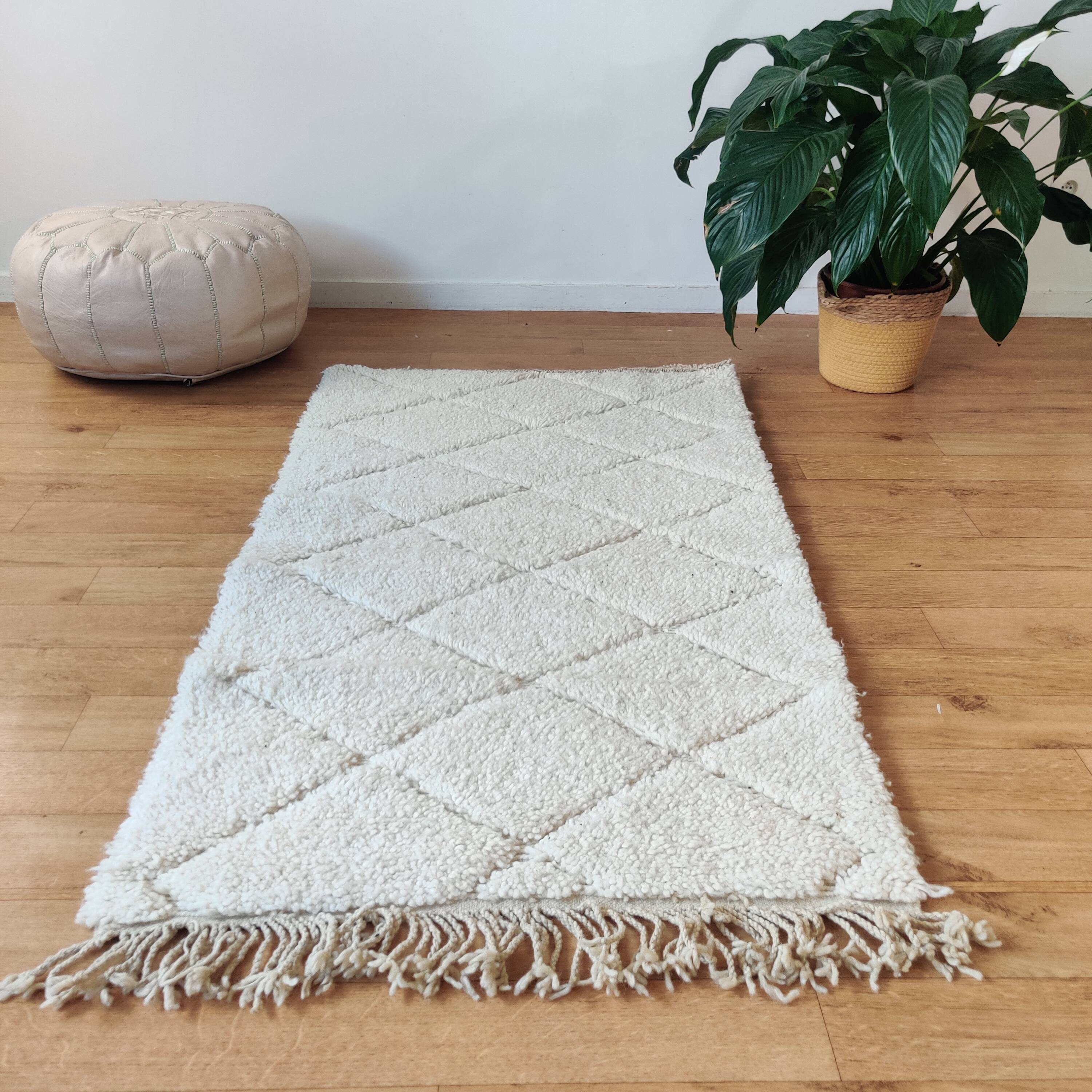 Moroccan rug with white diamond pattern