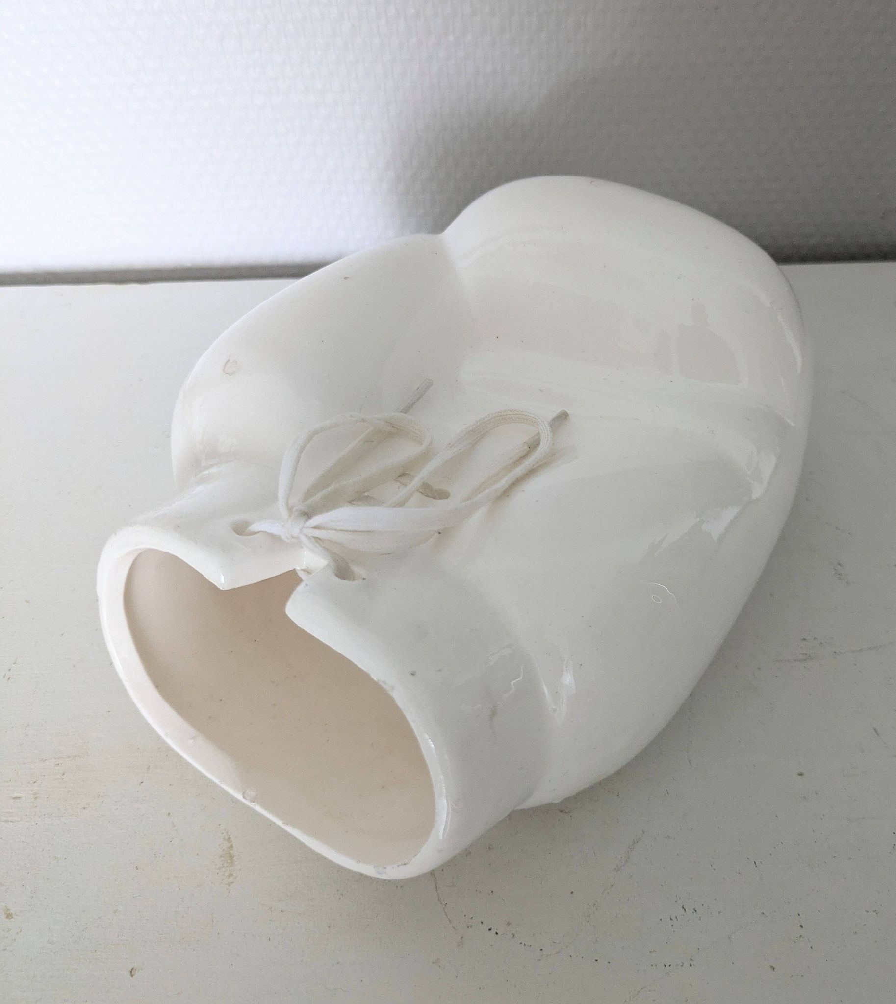 70s ceramic boxing glove empty pocket