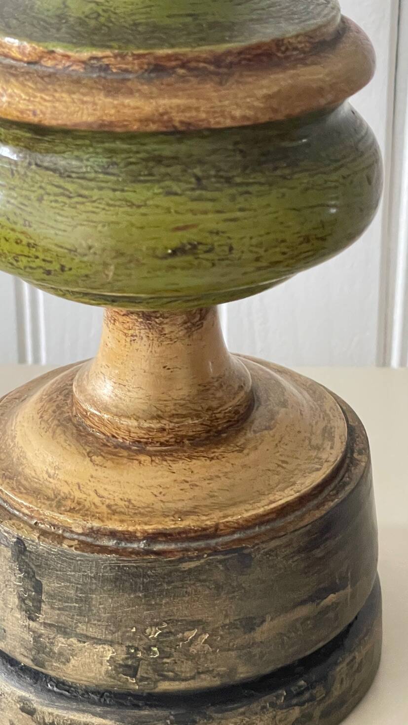 Vintage lamp in turned wood chic gold