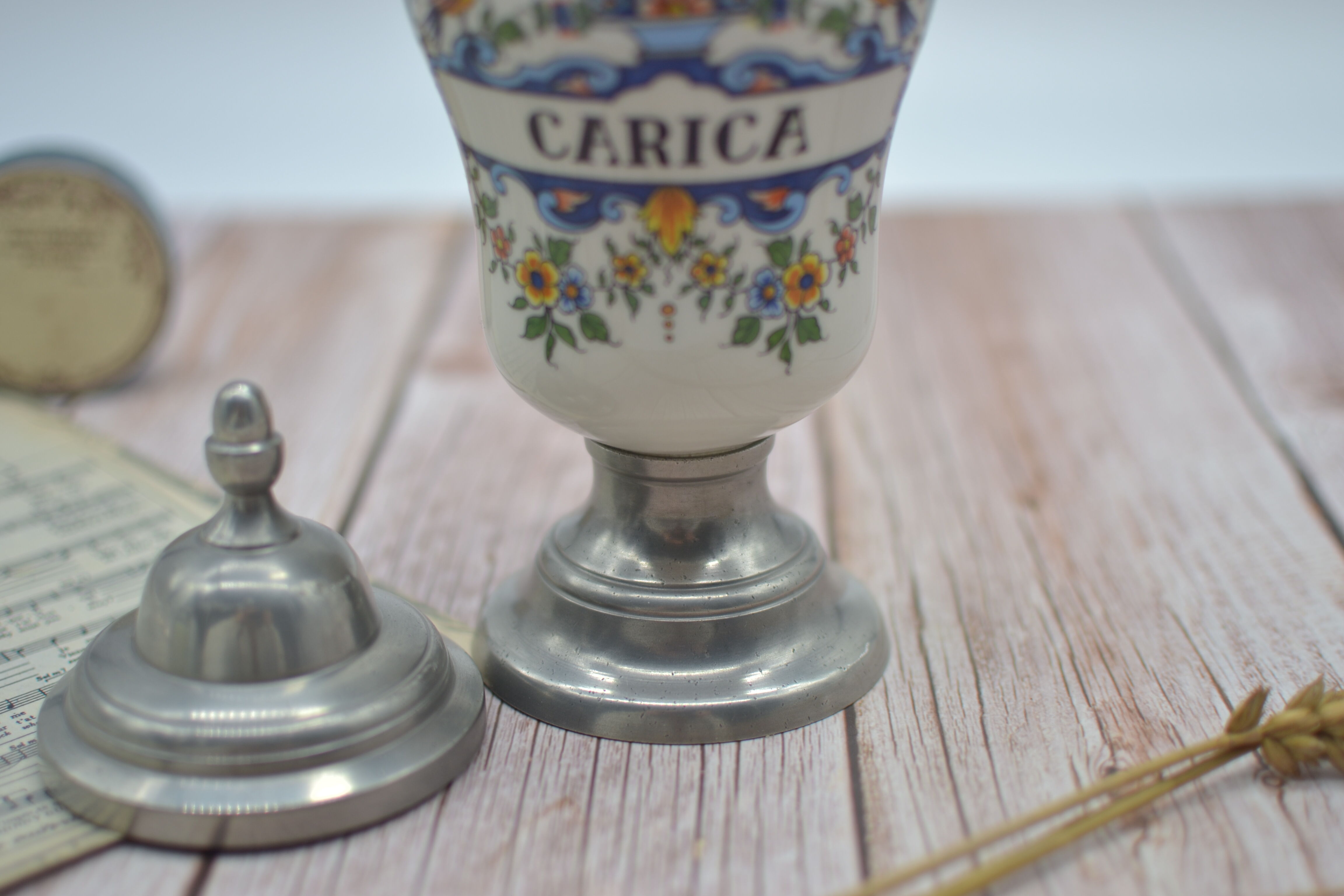 Old carica pharmacy apothecary pot with lid and tin foot