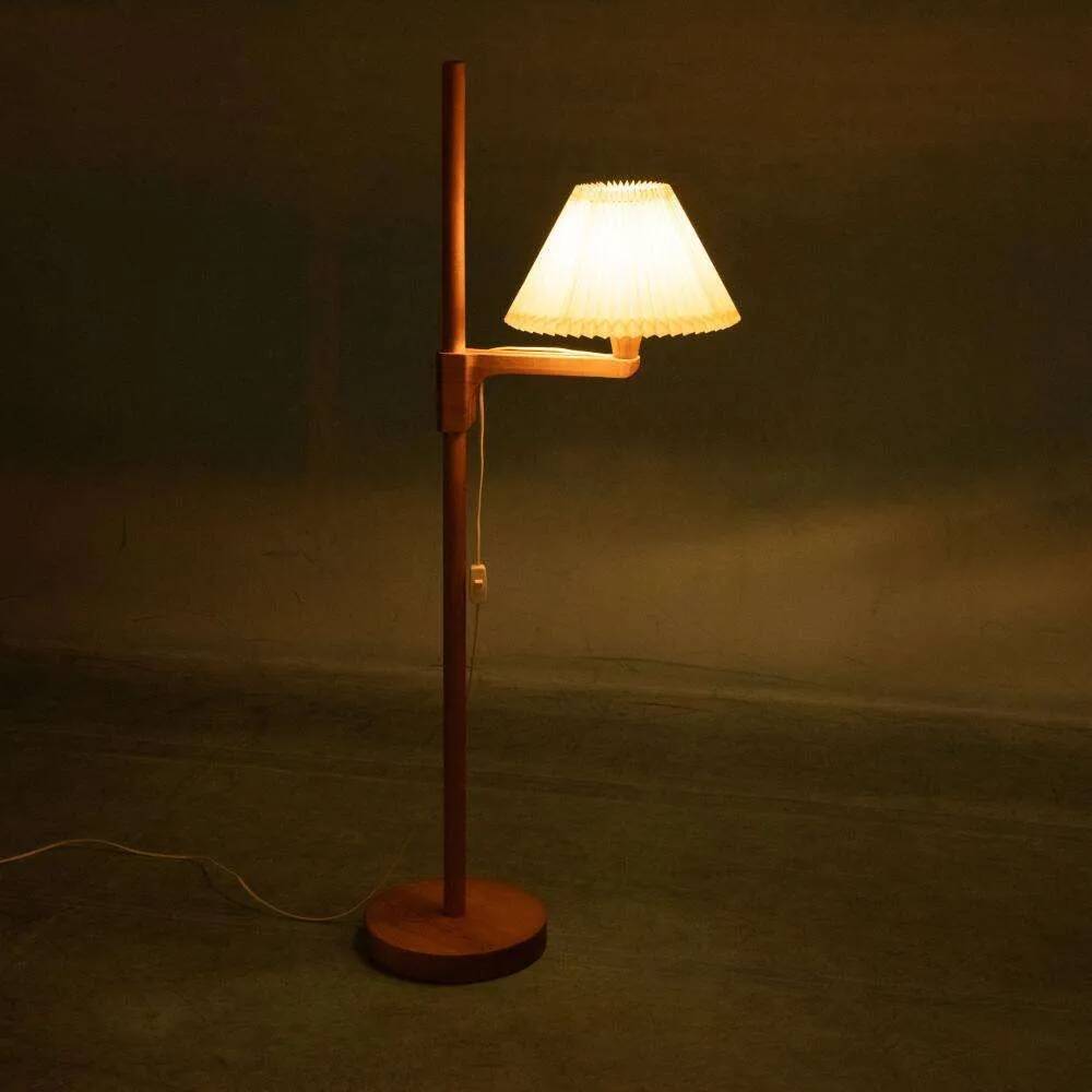 Minimalist Scandinavian floor lamp Carl Malmsten in pine, Sweden