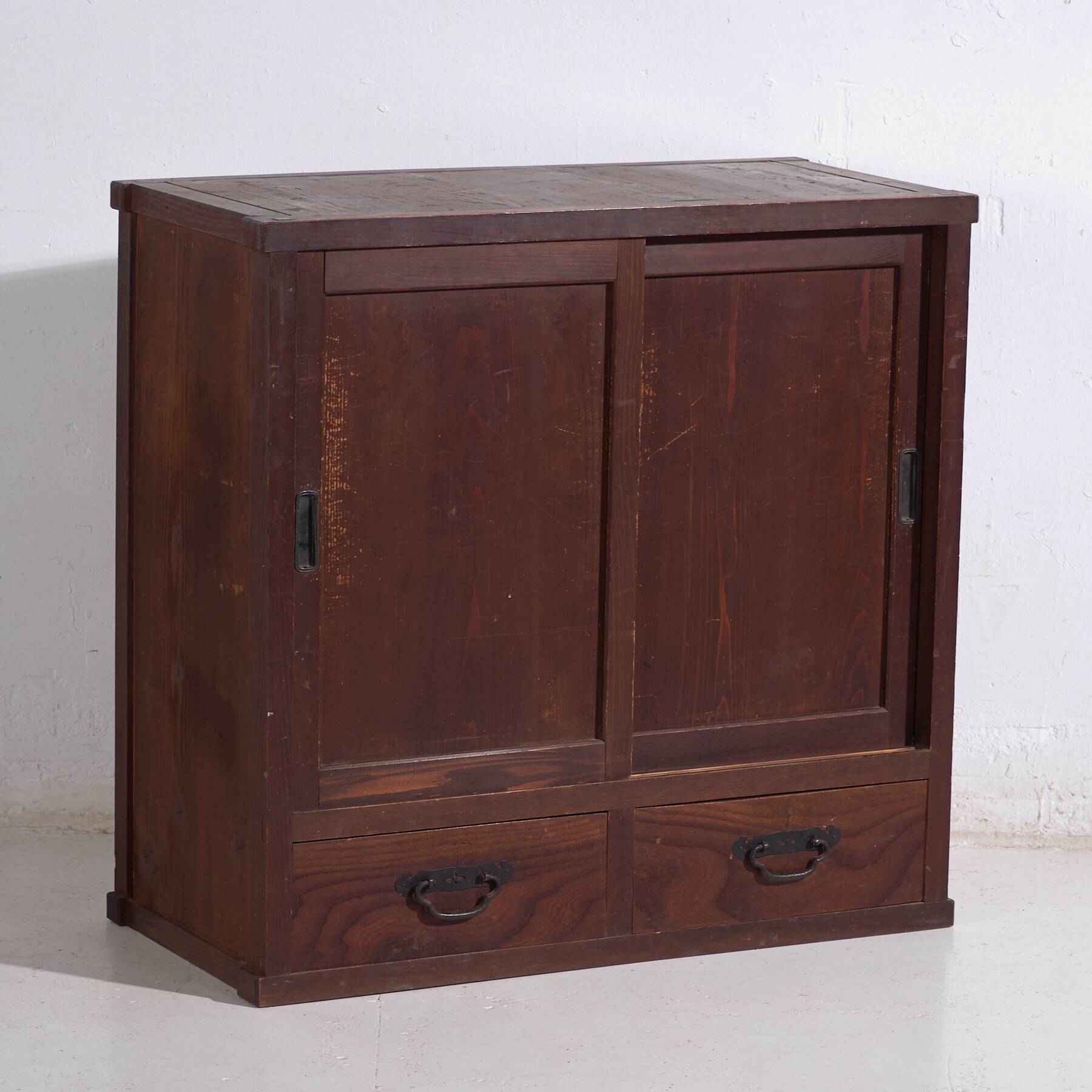 Antique Japanese wardrobe with sliding doors – Taishō/Showa period (c. 1920-1950)