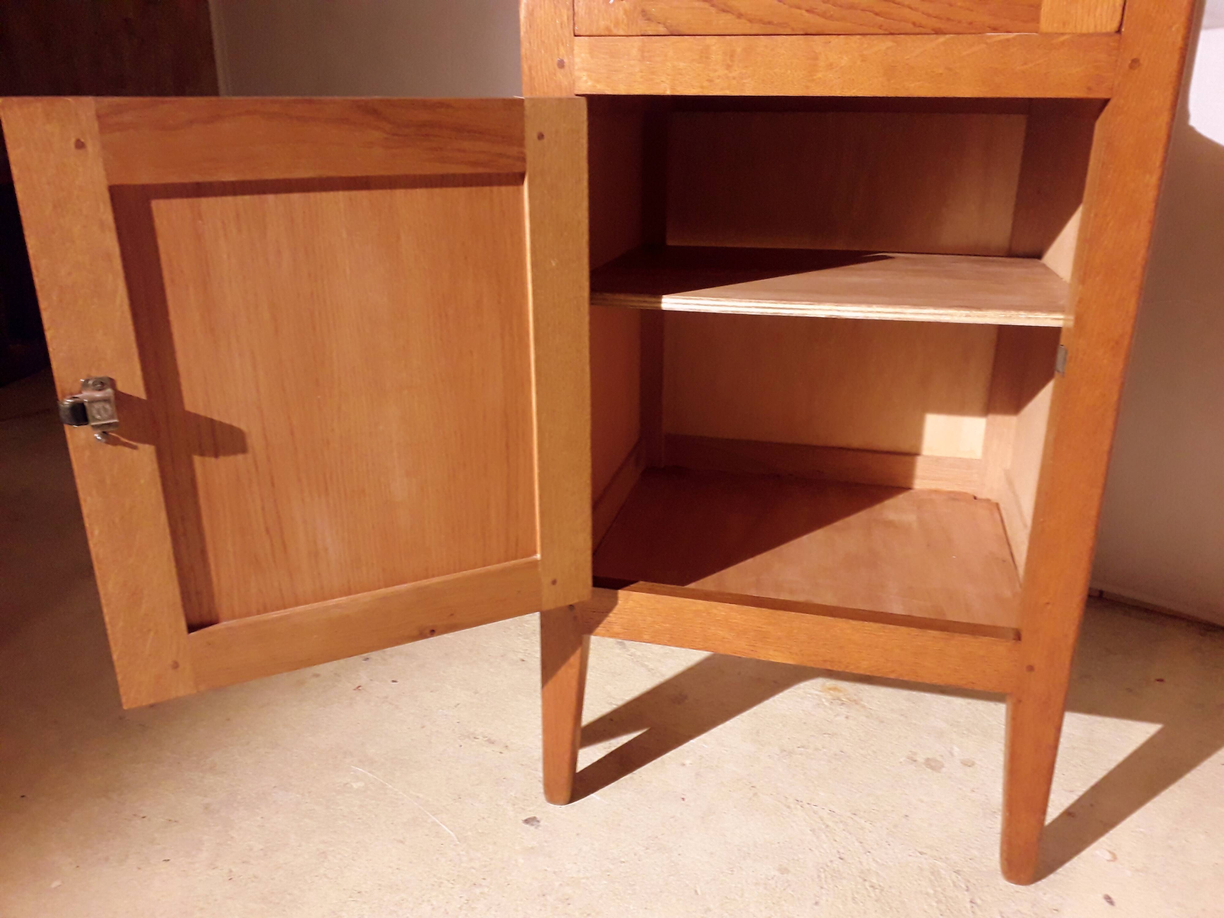 Furniture showcase compass feet