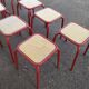 Lot de 10 tabouret bas carré en métal rouge - bois - atelier - industriel