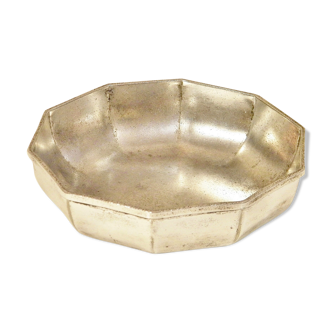 Silver empty-pocket cup