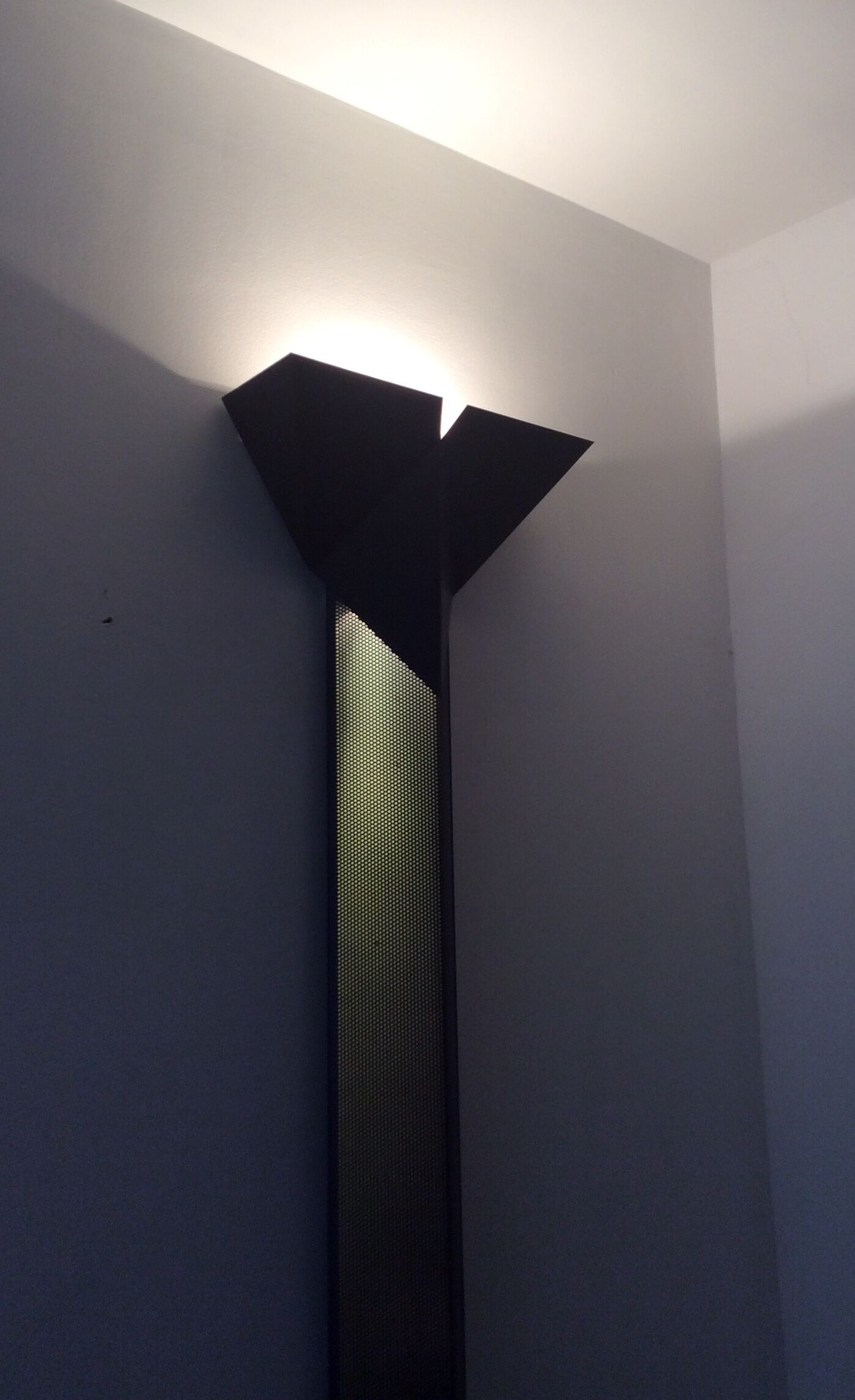 Vintage 80 wall lamp in perforated metal